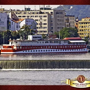 3* Úszó hotel Albatros