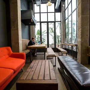 Black Swan Hostel Sevilla